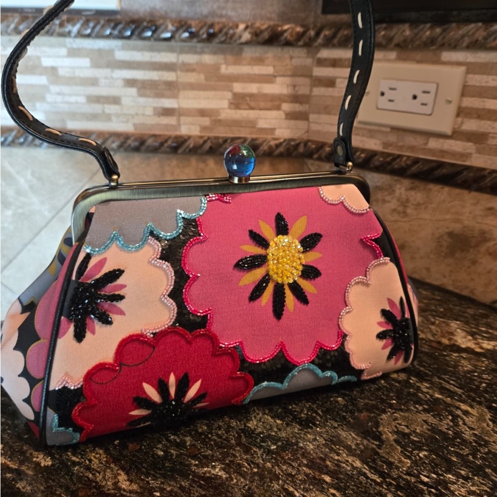 Isabella fiore Floral Embroidered Women's Handbag